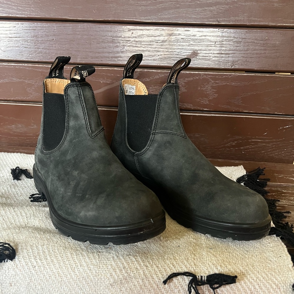 Rustic Black Blundstone Chelsea Boots